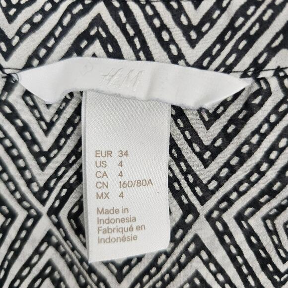 H&M Black-White Geometric Sheer Sleeveless Button-Down Blouse Size 4 - Picture 6 of 9